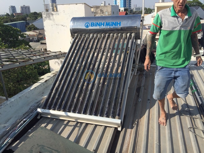 Dịch vụ lắp đặt máy nước nóng năng lượng mặt trời Bình Minh trọn gói, không phát sinh chi phí