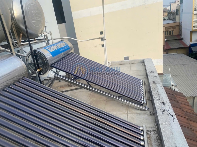 Giải pháp máy nước nóng năng lượng mặt trời phù hợp cho gia đình 7-8 người