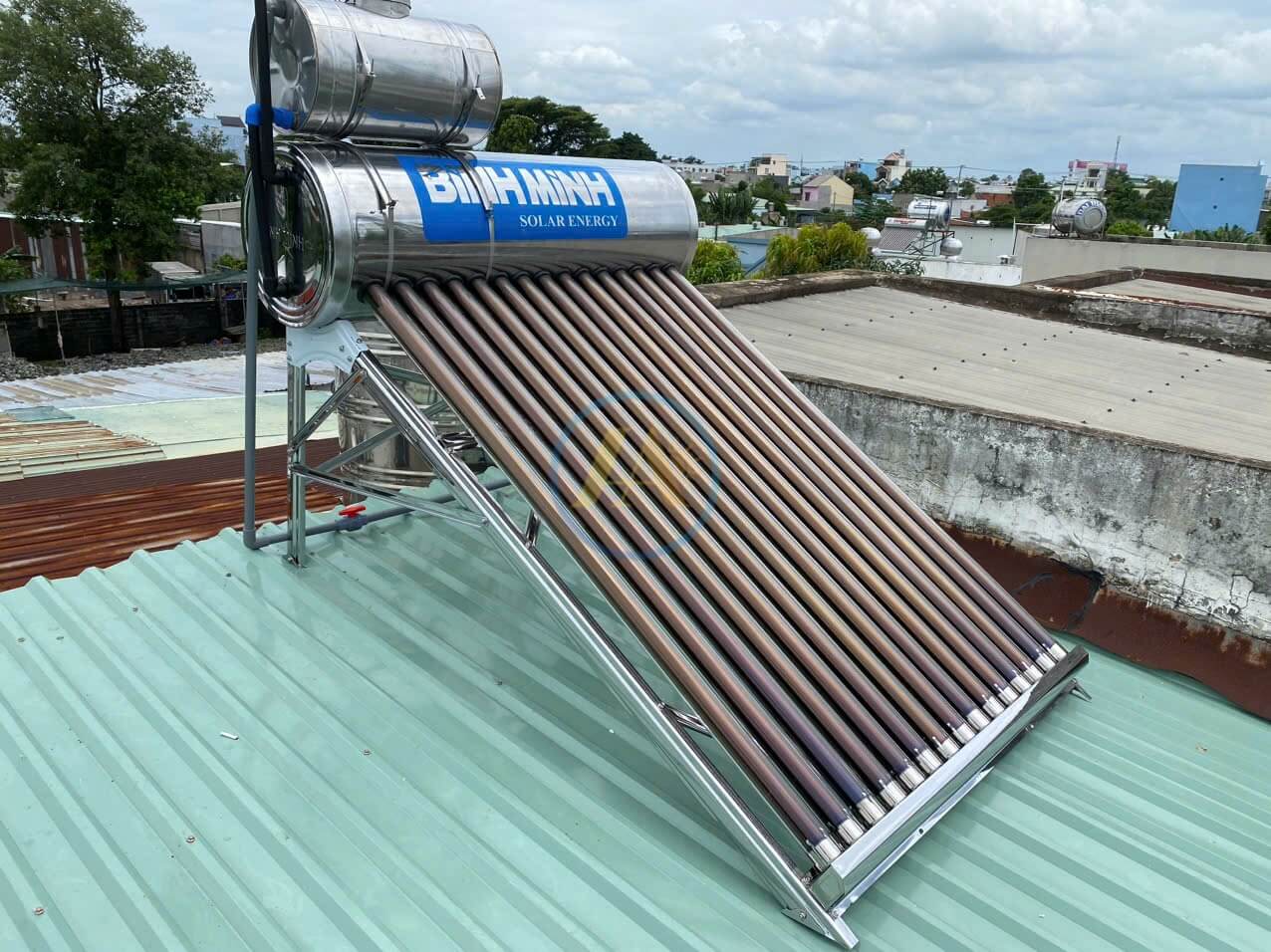 Sửa chữa, bảo trì và lắp đặt các dòng máy nước nóng năng lượng mặt trời