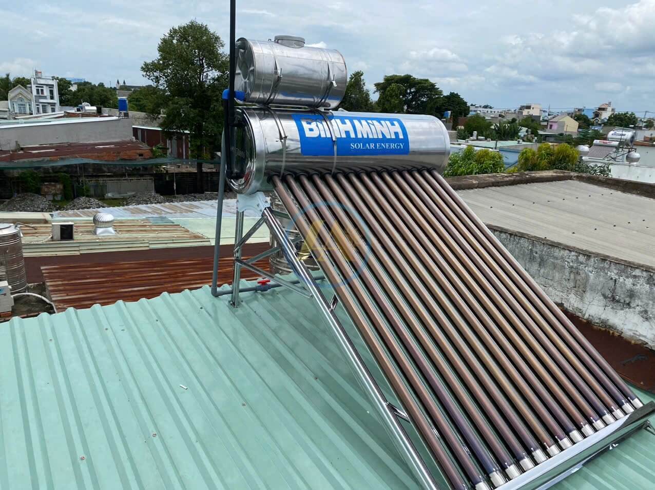 Dịch vụ sửa máy nước nóng năng lượng mặt trời cấp tốc 24/7 