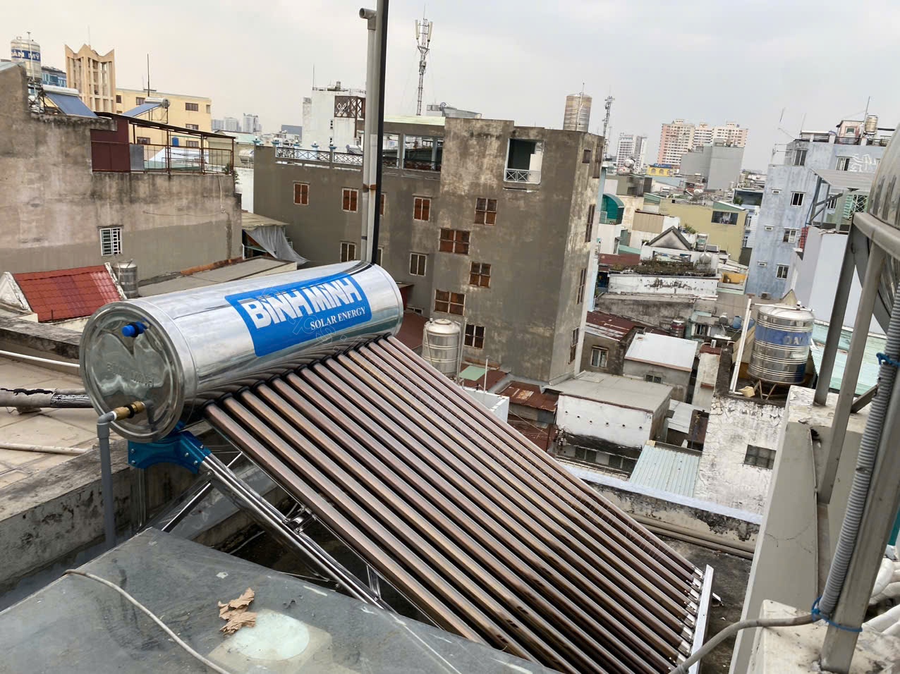 CÁCH GIA TĂNG TUỔI THỌ HỆ THỐNG MÁY NĂNG LƯỢNG MẶT TRỜI