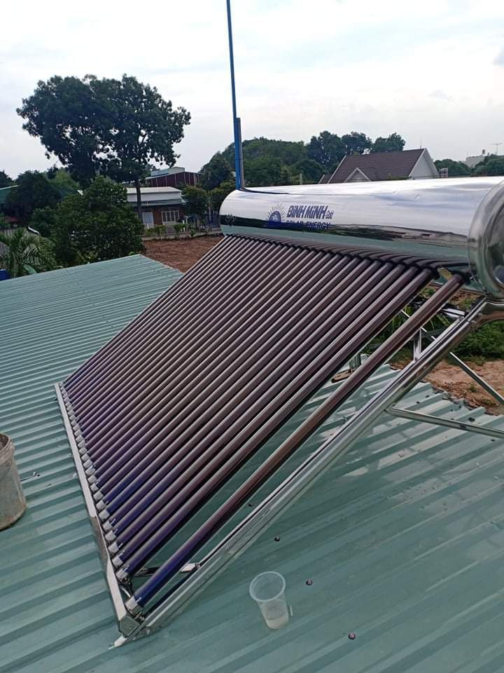 Giàn Máy Nước Nóng Năng Lượng Mặt Trời Tại Bạc Liêu